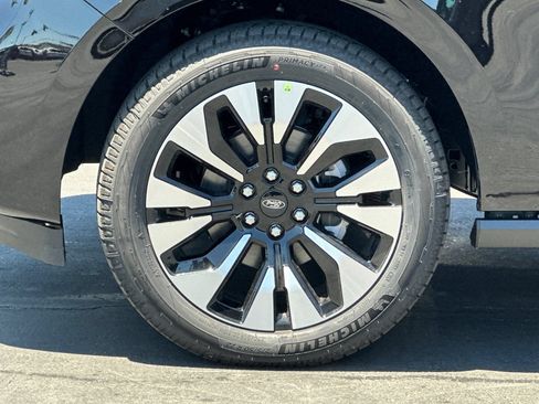 New 2026 Ford Expedition Platinum w/ Driver's Package AWD/4WD image 27