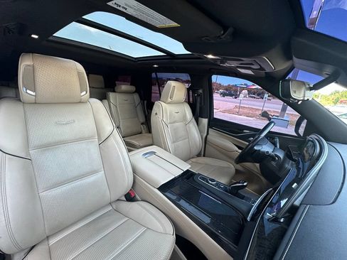 Used 2023 Cadillac Escalade Premium Luxury w/ LPO, Illumination Package RWD image 14