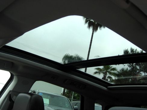 Used 2012 Cadillac SRX Luxury image 8