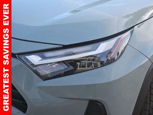 Used 2022 Toyota RAV4 XLE image 34