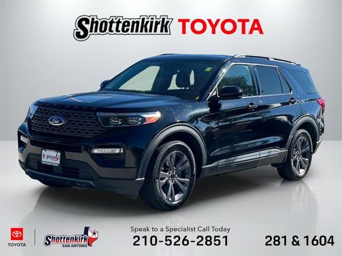 Used 2023 Ford Explorer XLT w/ Equipment Group 202A image 1