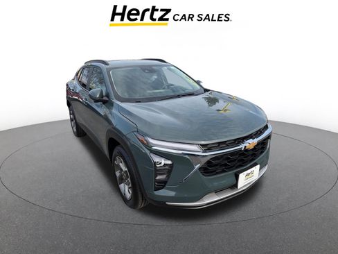 Used 2025 Chevrolet Trax LT w/ LT Convenience Package image 1