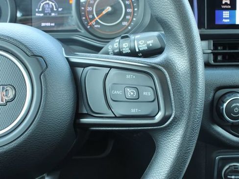 Used 2025 Jeep Wrangler Unlimited Sport AWD/4WD image 23