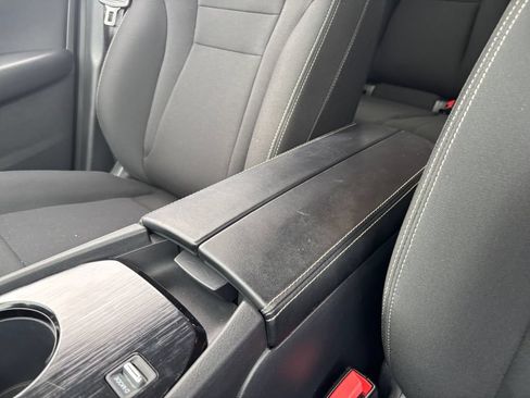 Used 2025 Nissan Rogue S FWD image 11