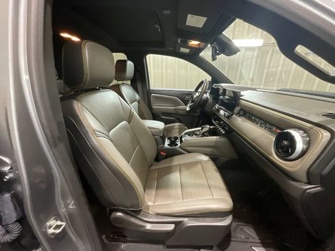 Used 2023 Chevrolet Colorado ZR2 w/ ZR2 Convenience Package III AWD/4WD image 15