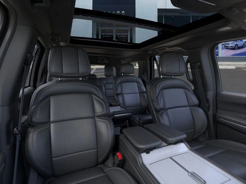 New 2025 Lincoln Navigator Reserve w/ Jet Appearance Package image 10