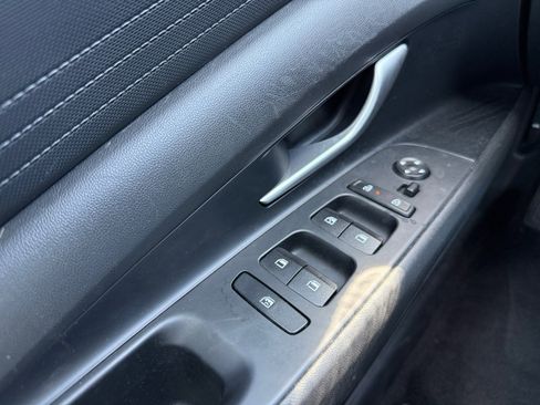 Used 2024 Hyundai Elantra Blue FWD image 19