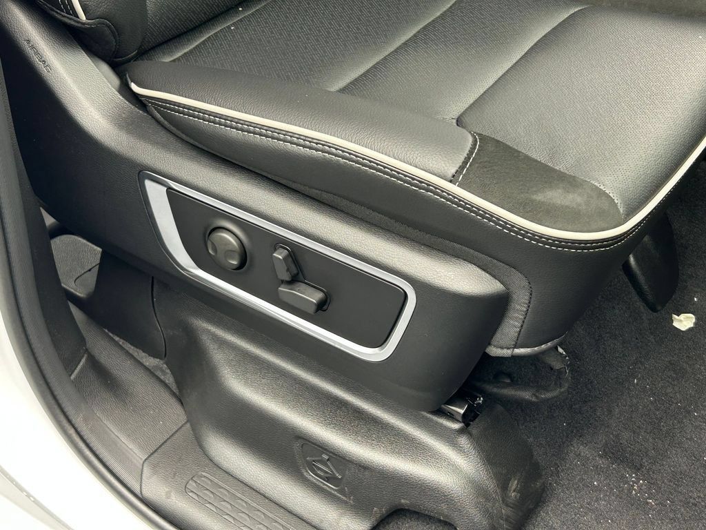Used 2026 RAM 1500 Laramie w/ Night Edition AWD/4WD image 46