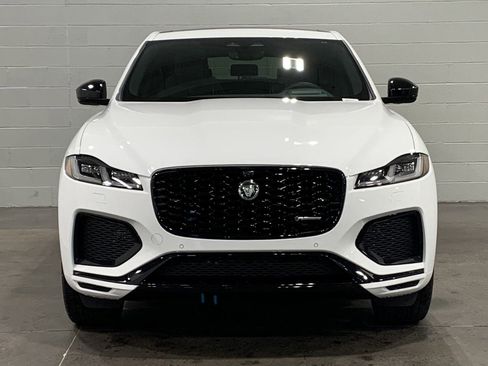 Used 2025 Jaguar F-PACE R-Dynamic S image 9