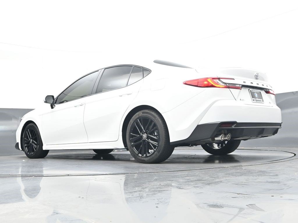 Used 2026 Toyota Camry SE FWD image 33