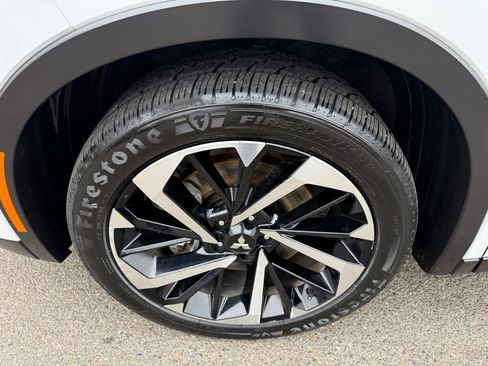 Used 2024 Mitsubishi Outlander SE image 15