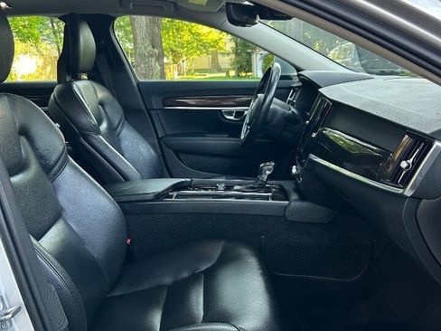 Used 2018 Volvo S90 T5 Momentum w/ Convenience Package image 12