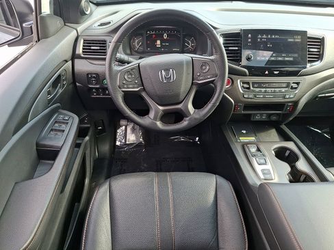 Used 2024 Honda Passport TrailSport image 11