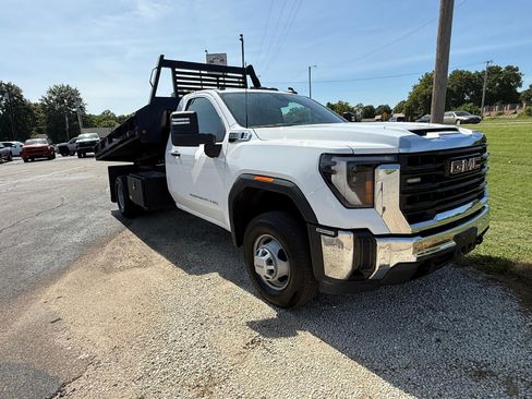 Used 2024 GMC Sierra 3500 Pro w/ Convenience Package AWD/4WD image 1