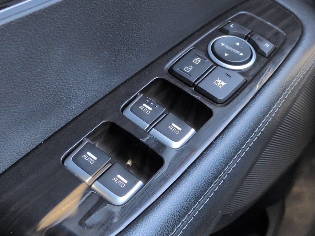 Used 2020 Kia Sorento LX AWD/4WD image 22