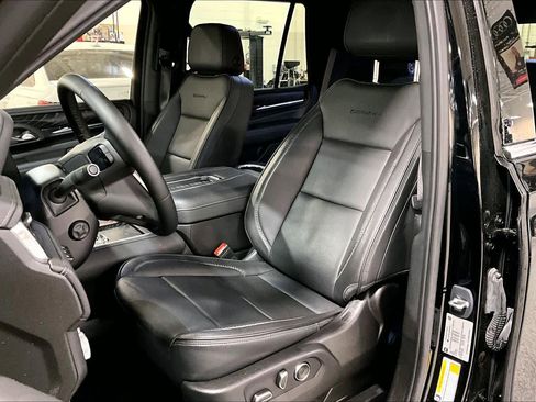 Used 2023 GMC Yukon Denali w/ LPO, Floor Liner Package image 7