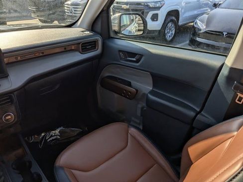 Used 2022 Ford Maverick Lariat w/ Equipment Group 500A Standard image 17