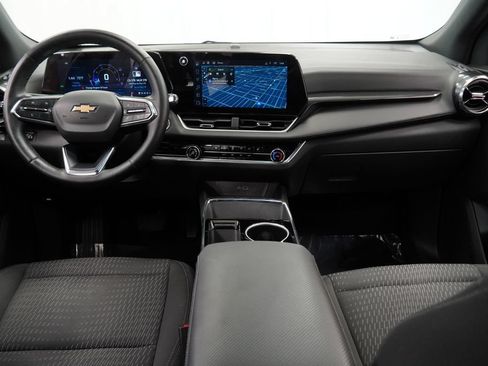 Certified 2025 Chevrolet Equinox LT FWD image 9