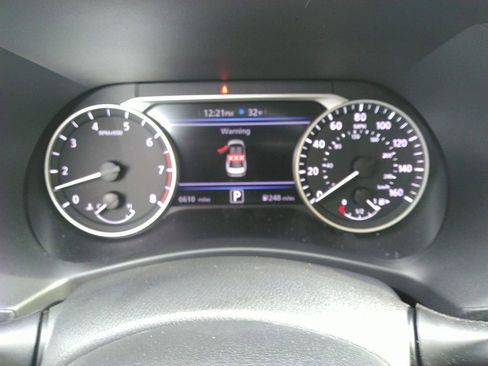 Certified 2025 Nissan Sentra SR w/ Midnight Edition image 8