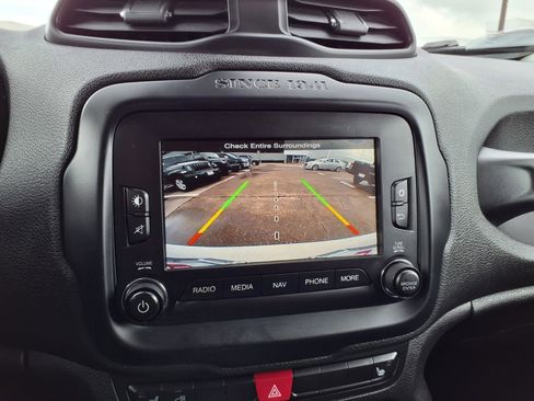 Used 2016 Jeep Renegade Limited FWD image 6