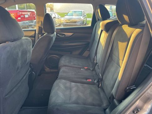 Used 2016 Nissan Rogue S FWD image 17