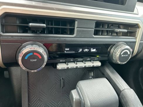 Used 2024 Toyota Tacoma SR5 AWD/4WD image 26