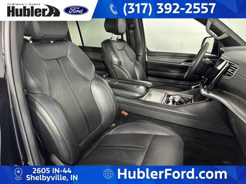 Used 2023 Jeep Wagoneer L Series II AWD/4WD image 20