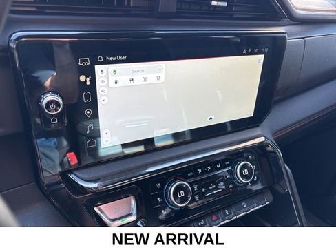 Used 2024 GMC Sierra 2500 AT4 w/ AT4 Premium Plus Package AWD/4WD image 11