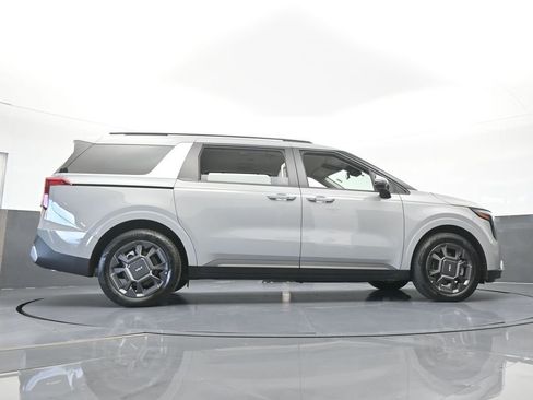 Used 2026 Kia Carnival EX FWD image 64