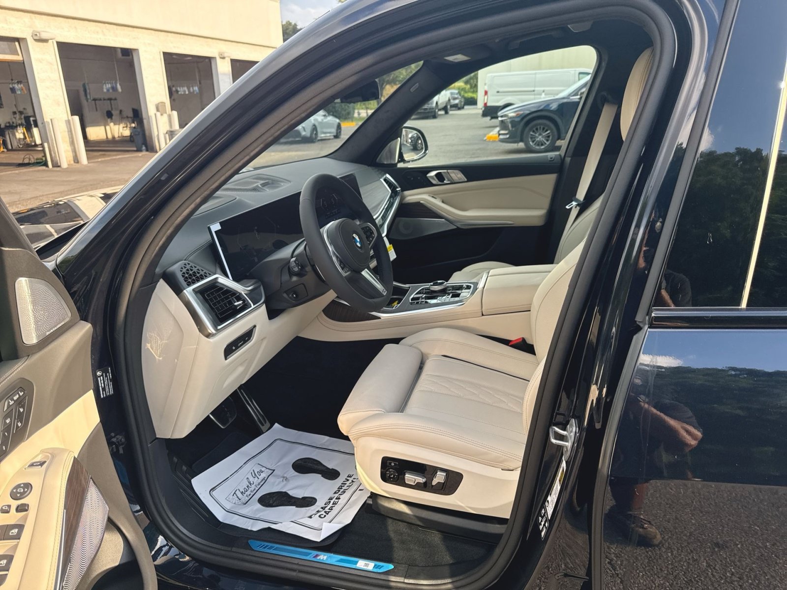 New 2027 BMW X7 xDrive40i w/ Executive Package AWD/4WD image 10