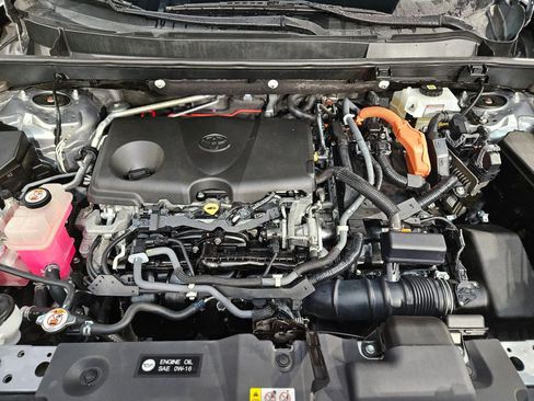 Used 2020 Toyota RAV4 XLE w/ Convenience Package image 19