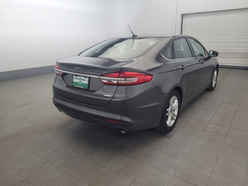 Used 2018 Ford Fusion SE w/ Fusion SE Technology Package FWD image 9