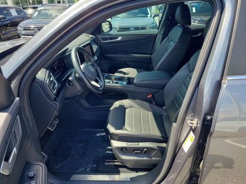 Certified 2024 Volkswagen Atlas Cross Sport SEL R-Line AWD/4WD image 19