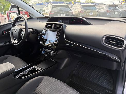 Used 2021 Toyota Prius Prime LE FWD image 38