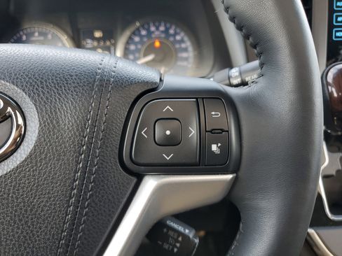 Certified 2017 Toyota Sienna XLE image 22