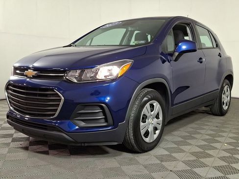 Used 2017 Chevrolet Trax LS FWD image 6