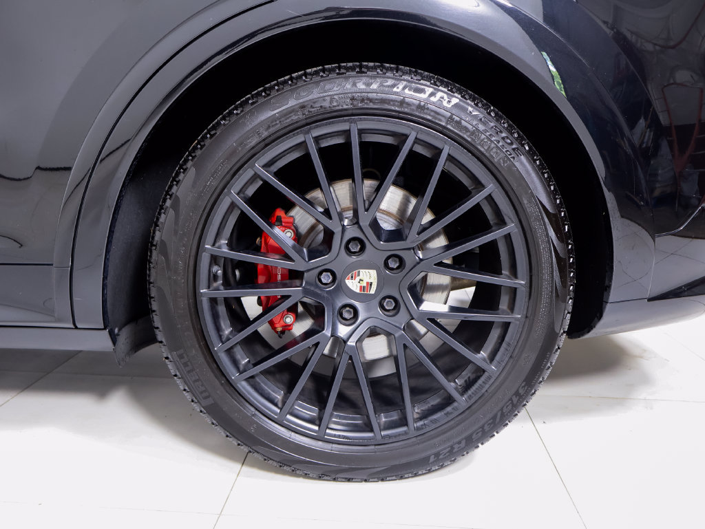 Certified 2023 Porsche Cayenne GTS w/ Premium Package Plus AWD/4WD image 30