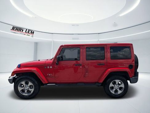Used 2017 Jeep Wrangler Unlimited Sahara w/ Connectivity Group AWD/4WD image 6