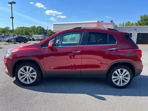 Used 2019 Chevrolet Trax Premier AWD/4WD image 2