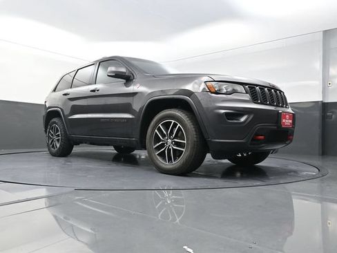 Used 2018 Jeep Grand Cherokee Trailhawk AWD/4WD image 21