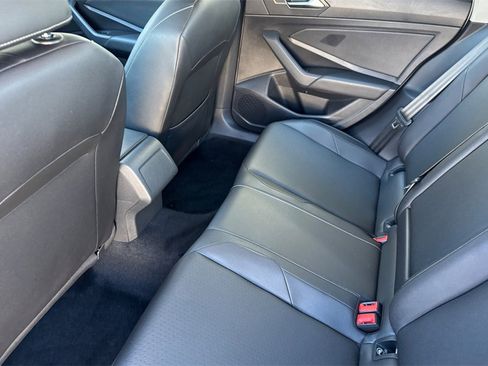 Used 2020 Volkswagen Jetta SE image 5