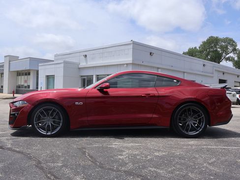 Used 2019 Ford Mustang GT Premium RWD image 4