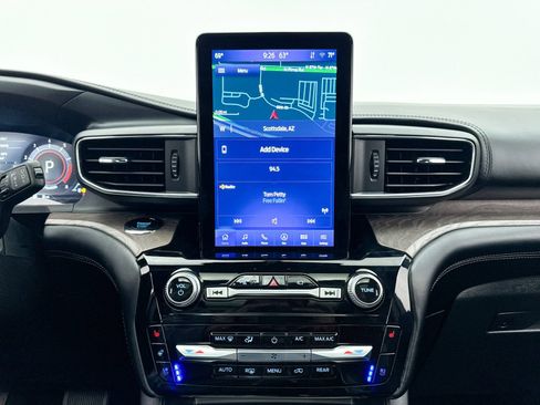 Used 2023 Ford Explorer Platinum w/ Technology Package image 28