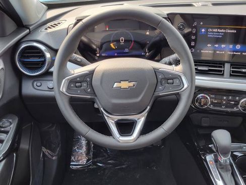 New 2026 Chevrolet Trax LT w/ Sunroof Package FWD image 28