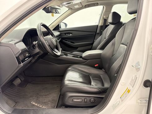 Used 2024 Honda Accord Touring image 5