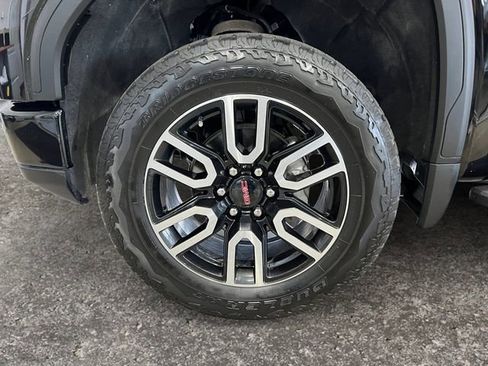 Used 2025 GMC Sierra 1500 AT4 w/ AT4 Premium Package AWD/4WD image 12