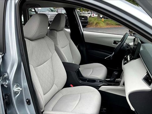 Used 2023 Toyota Corolla Cross L image 8