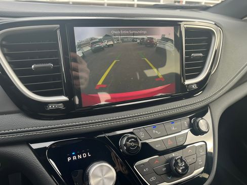 New 2026 Chrysler Pacifica Select image 19