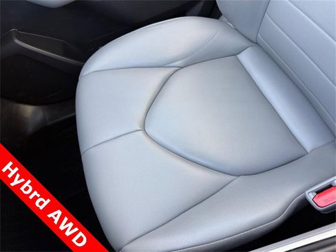 Used 2023 Toyota Highlander XLE image 28