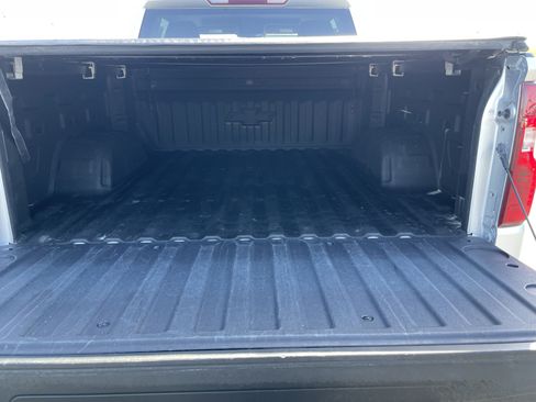Used 2022 Chevrolet Silverado 1500 LT w/ Bed Protection Package AWD/4WD image 10
